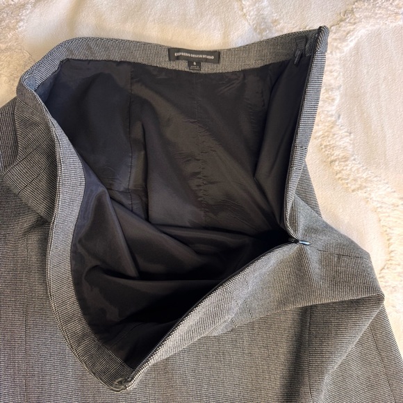 EXPRESS GRAY SKIRT FOR WOMEN SIZE 6 Fully Lined Side Zipper Closure - Picture 9 of 10